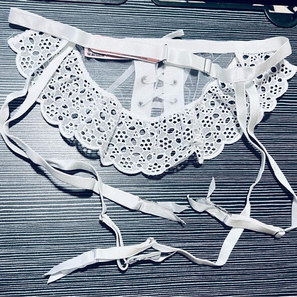 Victoria Secret Dream Angels White Eyelet Lace Garter Belt Skirt, NWT, Size XS/S - Picture 5 of 16